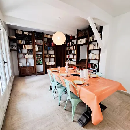 Holiday home Nonni - Maison Familiale Avec Jardin, Proche De La Gare Et A 10min De La Royan